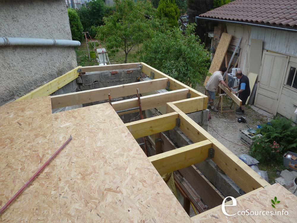 Réalisation de la charpente du toit-terrasse