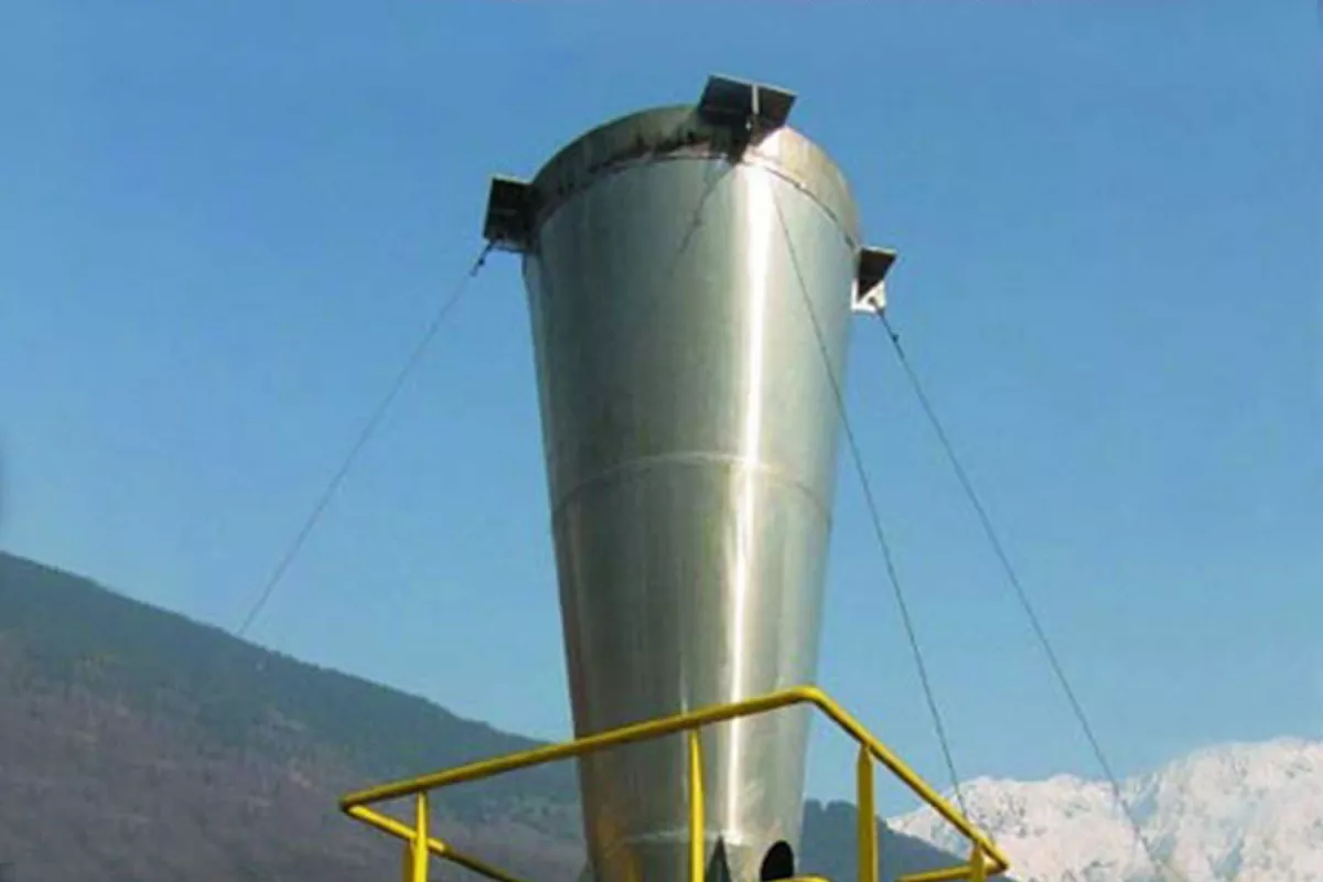  Prototype de 6 mètres de haut réalisé en Savoie  - ©   Association Energie Environnement   