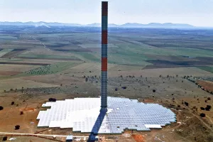 Prototype de tour solaire cheminée implantée à Manzanares en 1982