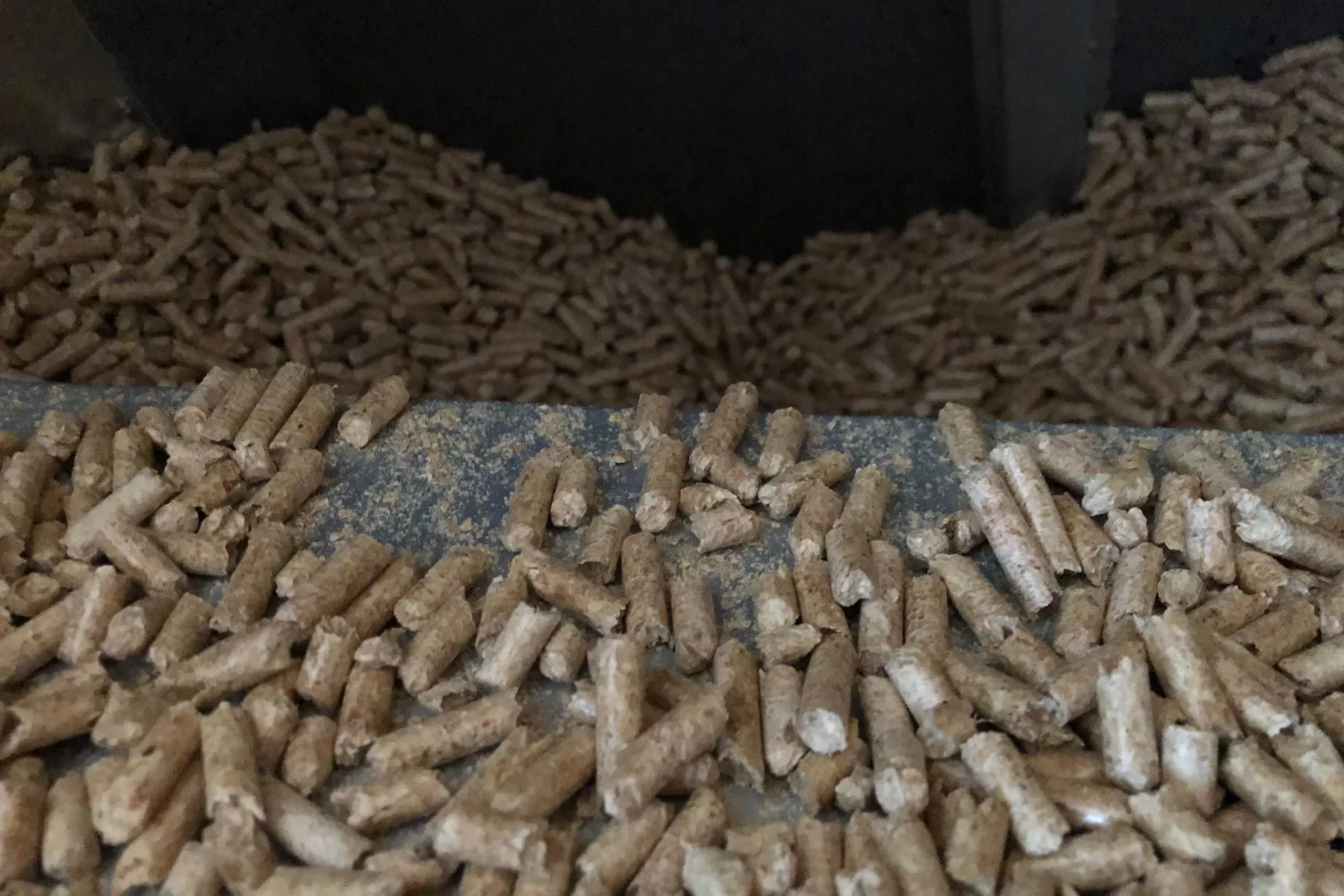 Comment choisir un poêle à pellets et quels granulés utiliser ?
