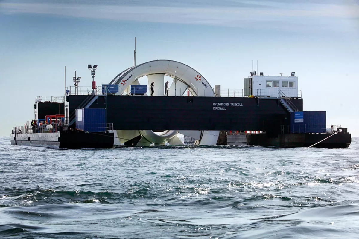 Immersion de l'hydrolienne à 35 mètres de profondeur dans le parc hydrolien de Paimpol-Bréhat ©EDF